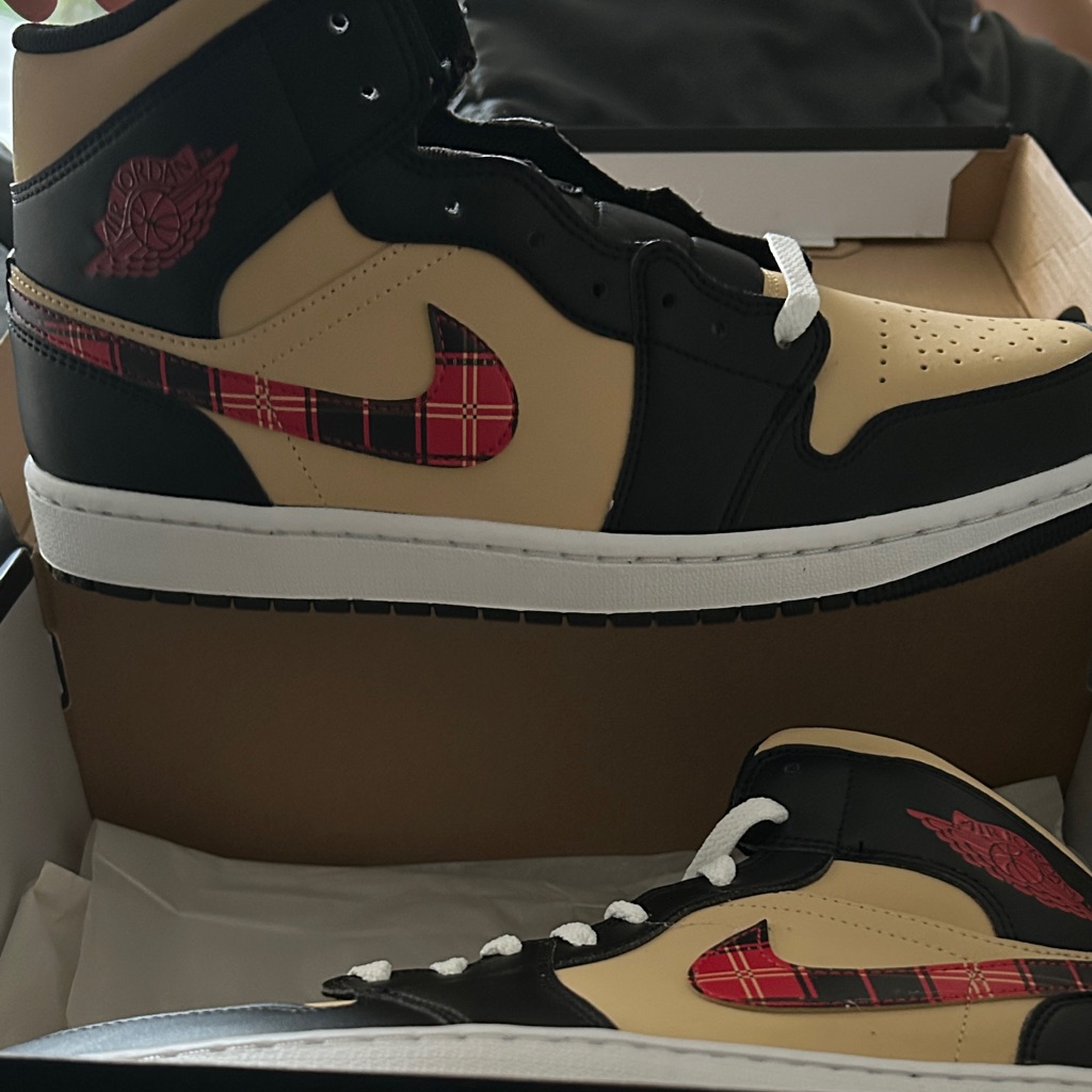 *Brand New* Air Jordan 1 Mid Tartan Swoosh